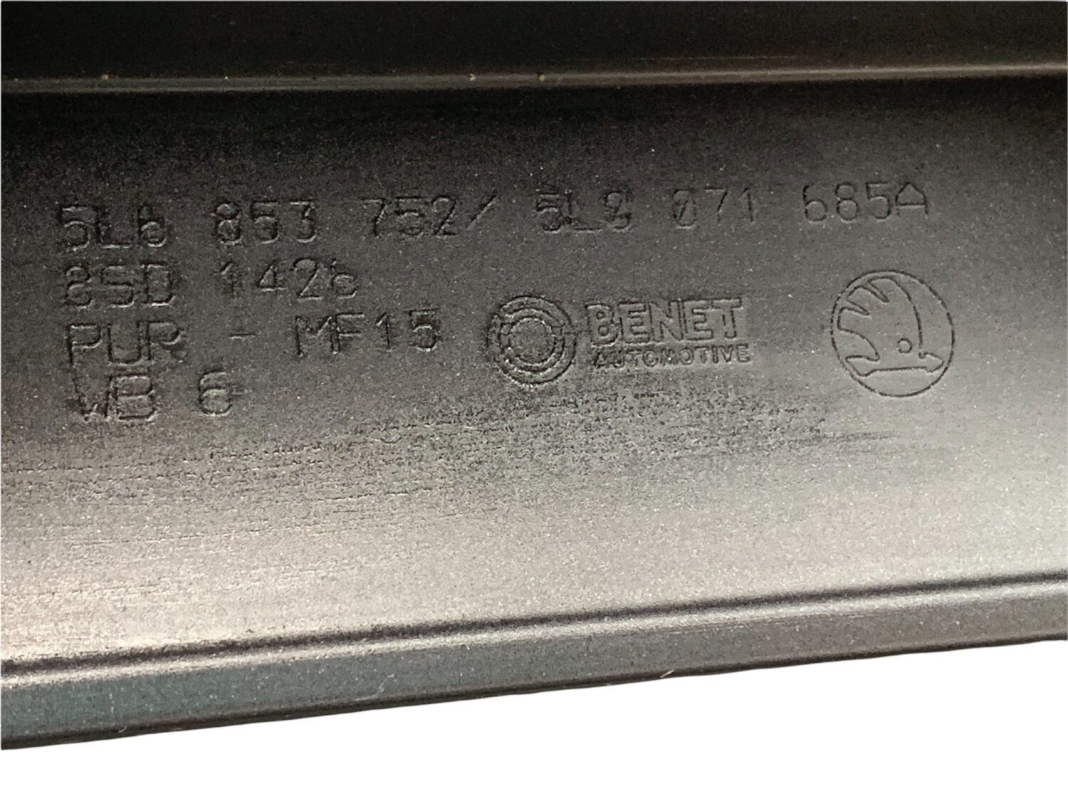 NOVÁ ORIGINÁLNÍ PRAHOVÁ LIŠTA PRAVÁ SKODA YETI 5L6 MONE CARLO 5L0071685A 5L6853752