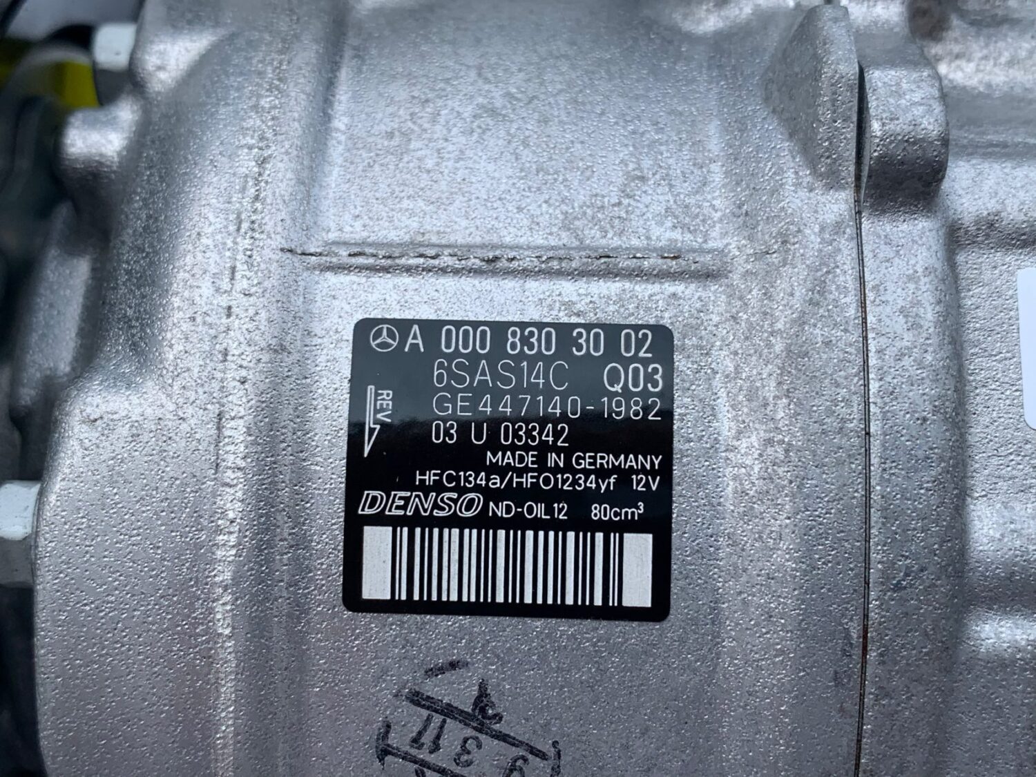 NOVÝ KOMPRESOR KLIMATIZACE MERCEDES C-KLASSE S205 W205 E C238 S213 W213 GLC CLS X253 V W447 A0008303002