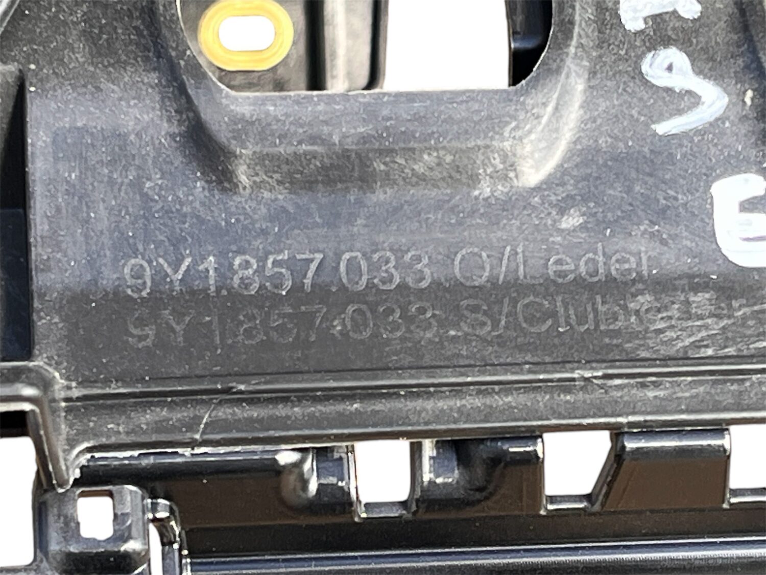 NEUE OE SCHWARZES LEDER HEAD-UP ARMATURENBRETT MIT SCHWARZEM FADEN PORSCHE CAYENNE 2018 - 9Y1857033Q