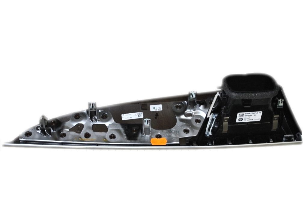 STRISCIA DI RIVESTIMENTO INTERNO USATA STRUTTURA IN LEGNO GRIGLIA PRESA D'ARIA BMW 1 F20 2 F22 F82 M2 9205355