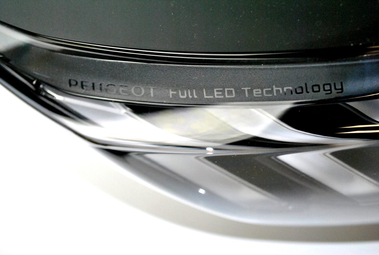 2X NOWE OE REFLEKTORY LED PEUGEOT 208 FACELIFT  9823193480 , 9823194180