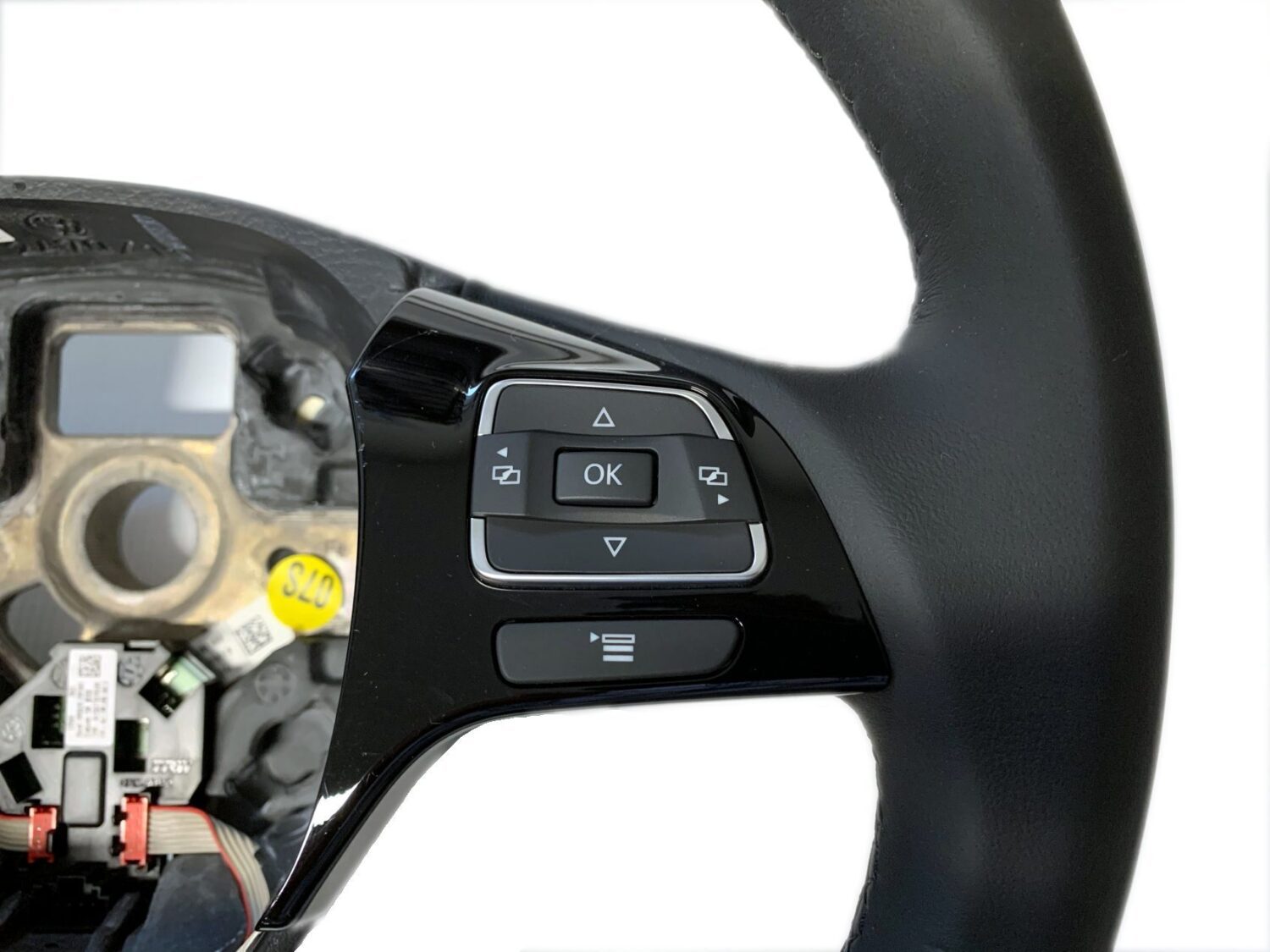 NOVÝ OE VOLANT ČERNÝ KOŽENÝ VW TOUAREG 7P 2010 - 7P6419091