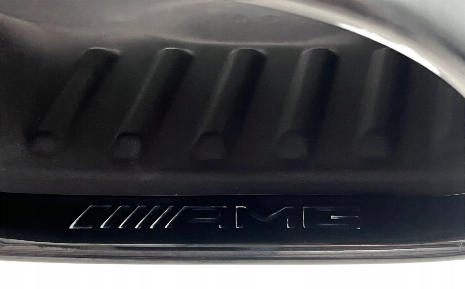 NEU OE SCHALLDÄMPFER ABDECKUNG AUSPUFFSPITZE AMG MERCEDES E-KLASSE W213 E300D E63S A2134900207 A2134900107