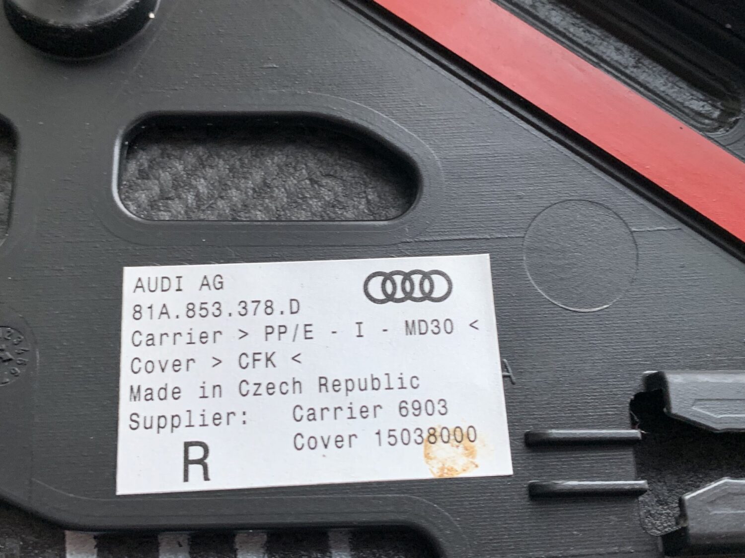 2X NEW ORIGINAL CARBON SIDE PANEL CAPS AUDI Q2 SQ2 81A071352A 81A071350A3Q0