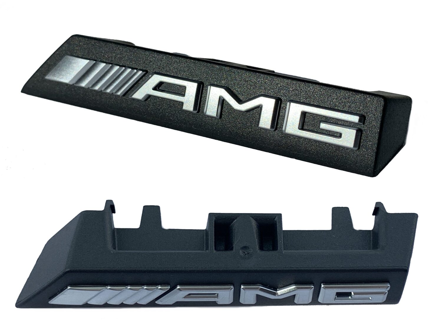 OE EMBLÉM S NÁPISEM AMG V MŘÍŽCE MERCEDES W205 C63 A2058175001