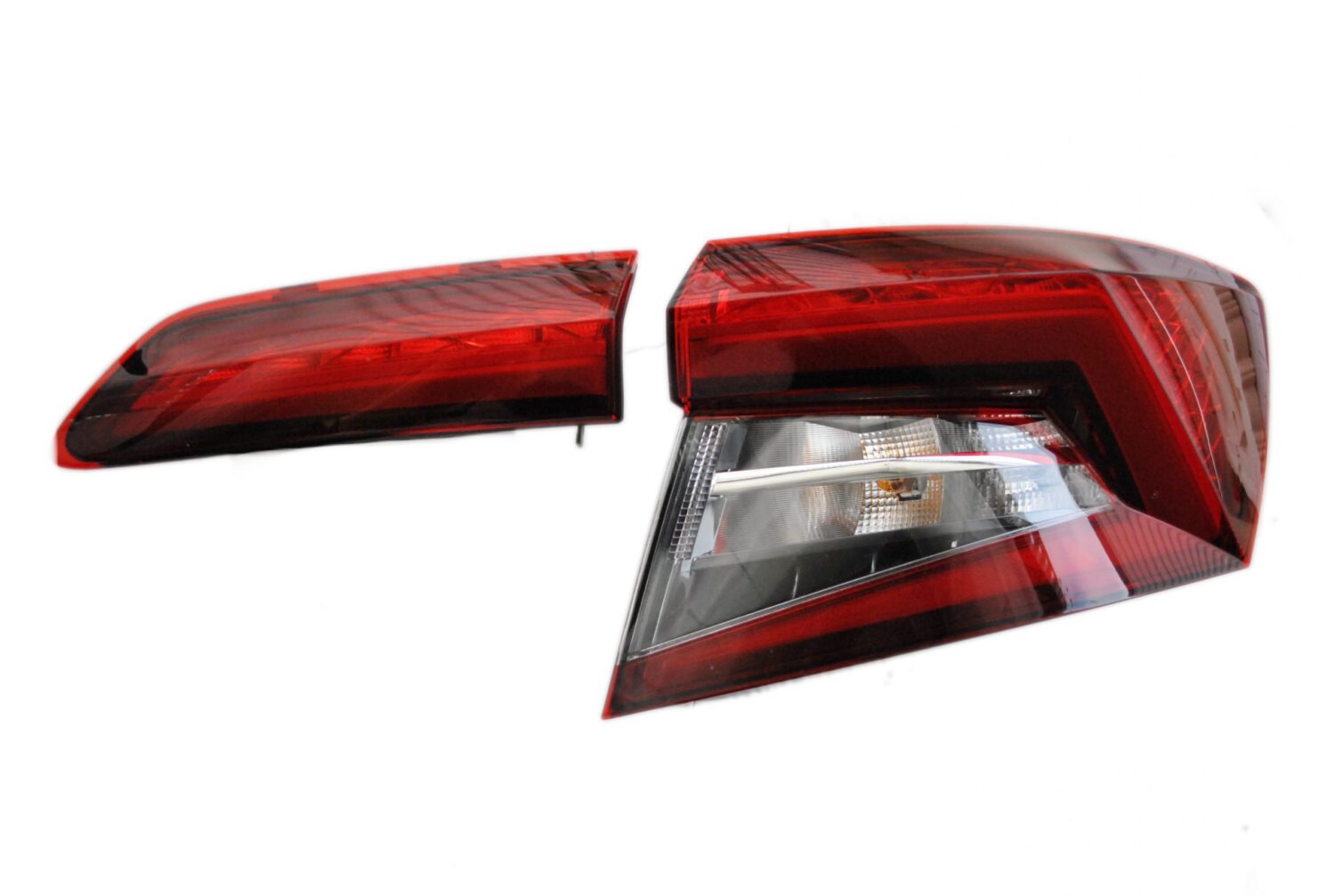 4X NEW ORIGINAL SKODA KAROQ REAR LAMPS 57A945308 57A945307 57A945207 57A945208