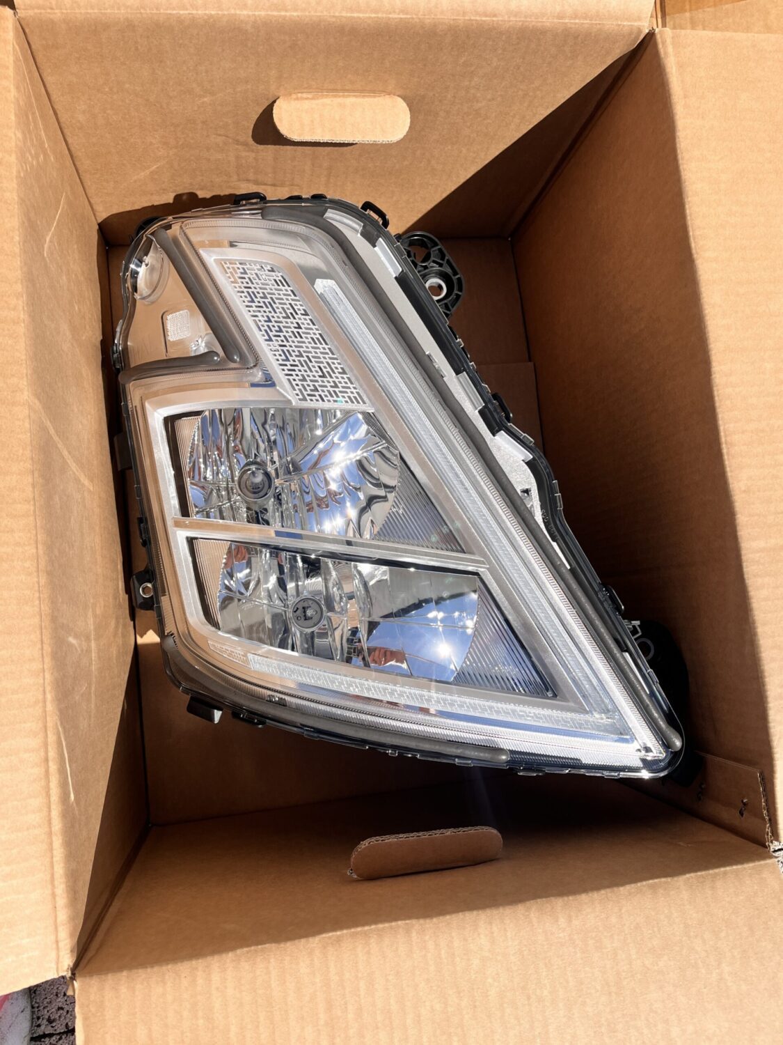 NEUE OE HALOGEN SCHEINWERFER H7 VOLVO FM FM5 LKW FMX 2020 - 23752779 , 24362779