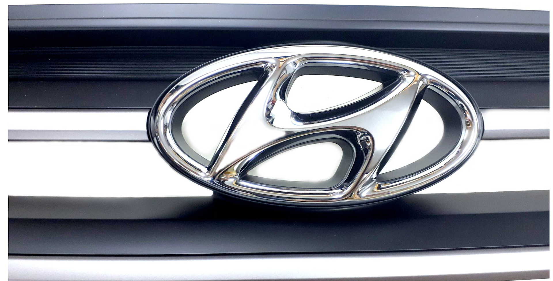 NOVÁ OE PŘEDNÍ MASKA CHLADIČE EMBLEM HYUNDAI TUCSON 2015 – 2018 86350-D7000
