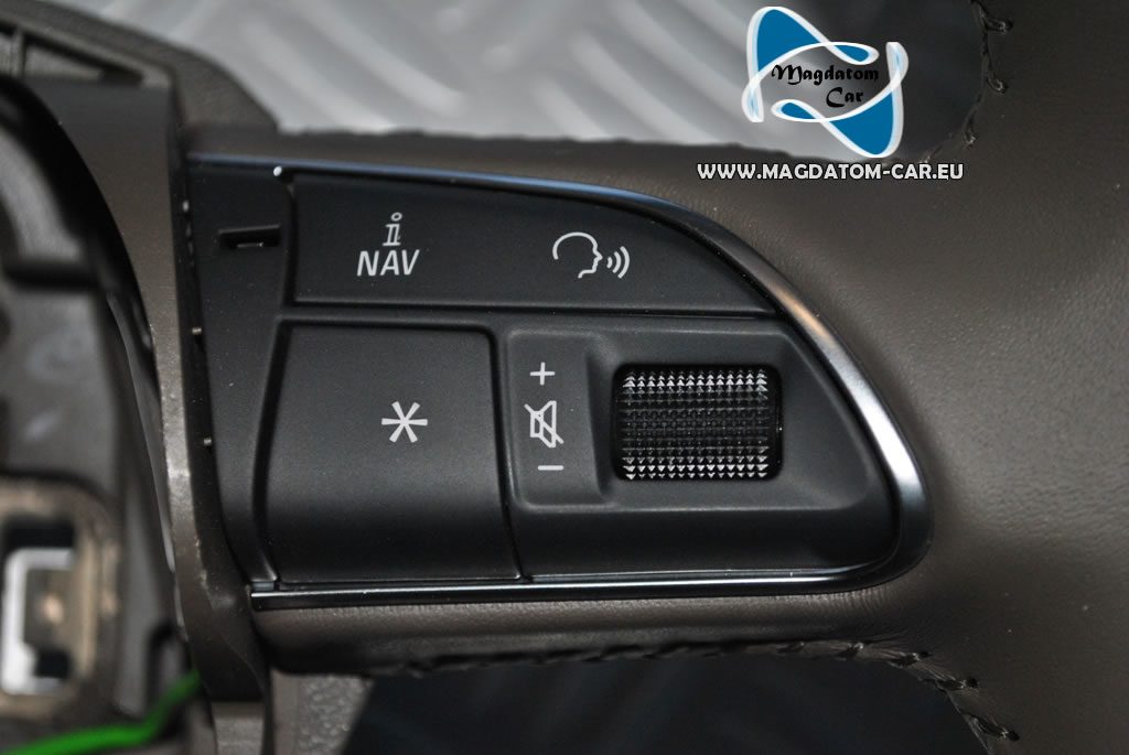NOVÝ KOŽENÝ MULTIFUNKČNÍ VOLANT AUDI Q3 2011 - 8U0419091T