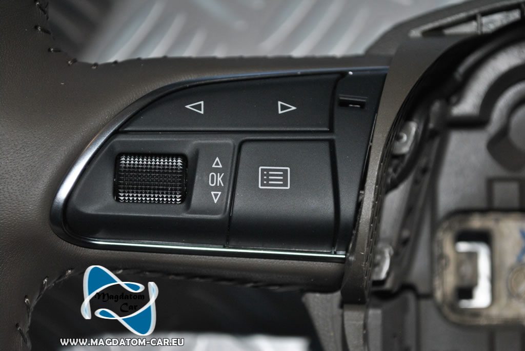 NOVÝ KOŽENÝ MULTIFUNKČNÍ VOLANT AUDI Q3 2011 - 8U0419091T